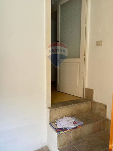 Image No.12-1 Bed House for sale