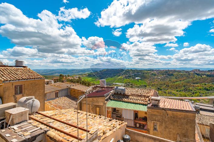 Image No.16-2 Bed House for sale