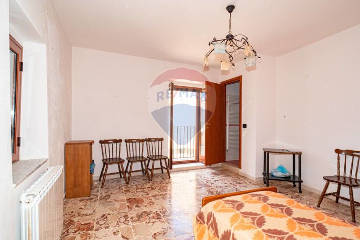 Image No.3-2 Bed House for sale