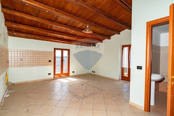 Image No.6-2 Bed House for sale