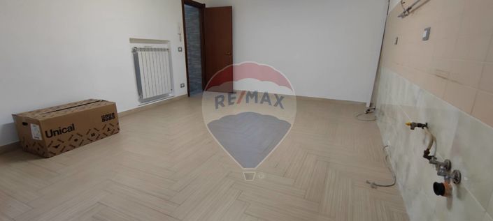 Image No.13-2 Bed House for sale