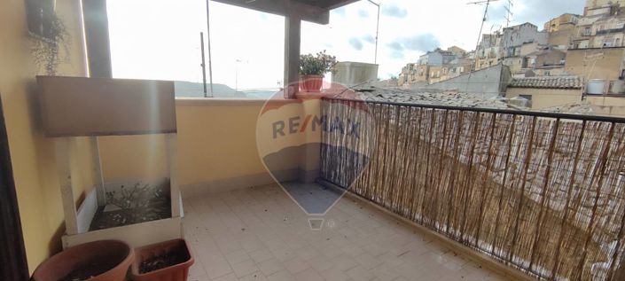 Image No.37-2 Bed House for sale