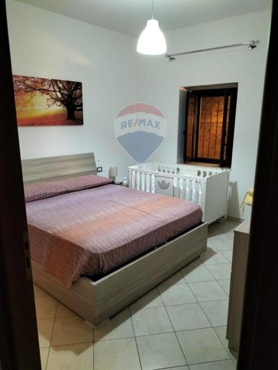 Image No.8-2 Bed House for sale