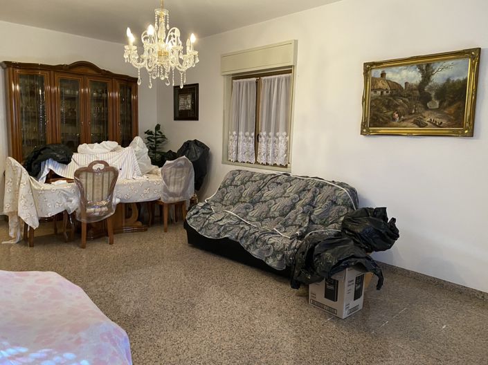 Image No.21-6 Bed House for sale