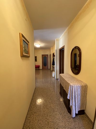 Image No.24-6 Bed House for sale