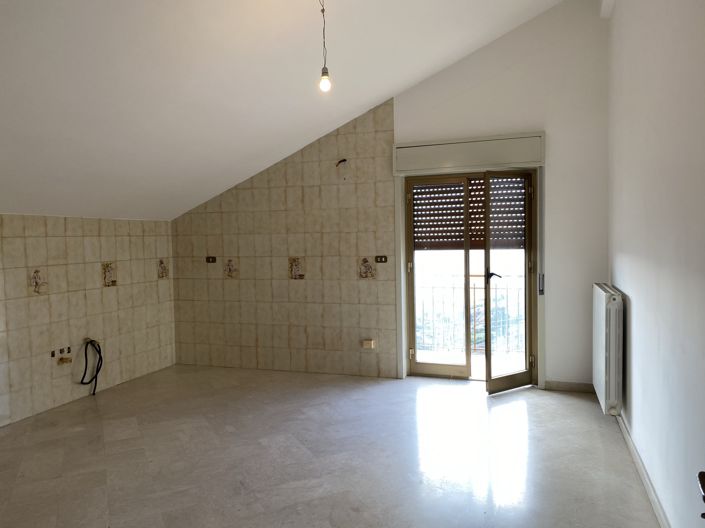 Image No.29-6 Bed House for sale