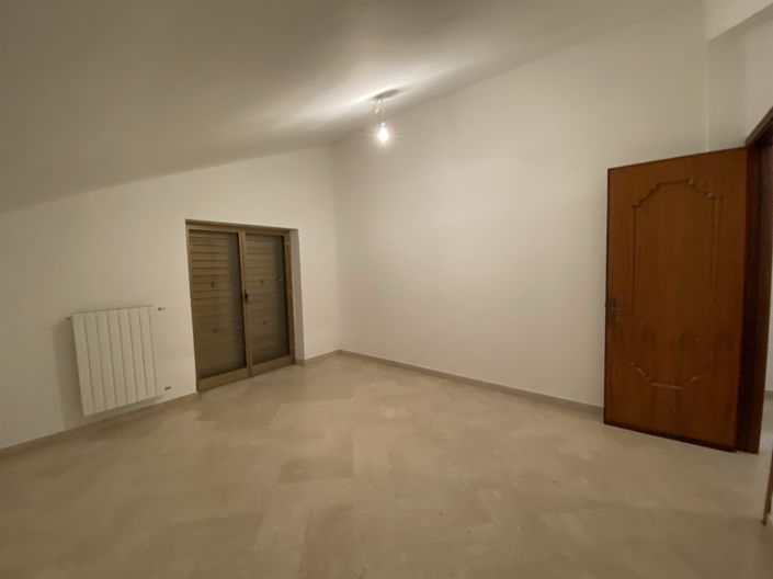 Image No.33-6 Bed House for sale