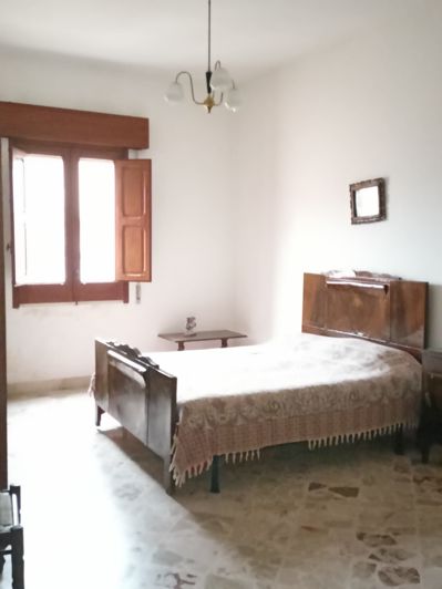 Image No.10-2 Bed House for sale