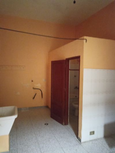 Image No.12-2 Bed House for sale