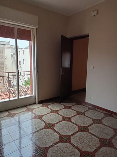 Image No.13-2 Bed House for sale