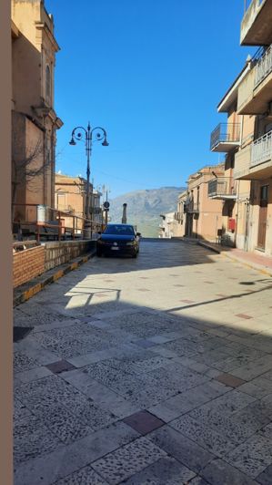 Image No.14-2 Bed House for sale