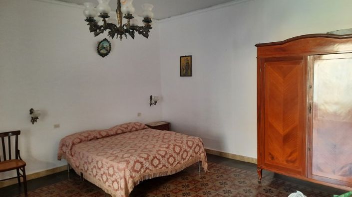 Image No.4-2 Bed House for sale