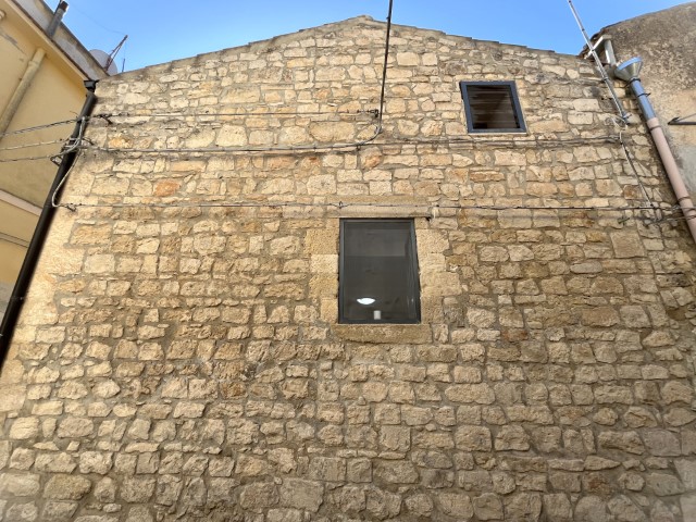 Image No.4-2 Bed House for sale