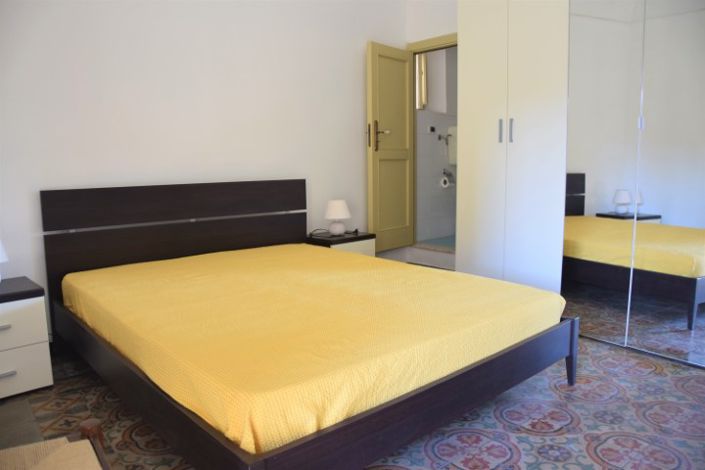 Image No.25-2 Bed House for sale