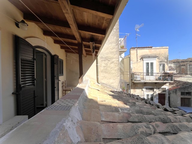 Image No.36-2 Bed House for sale