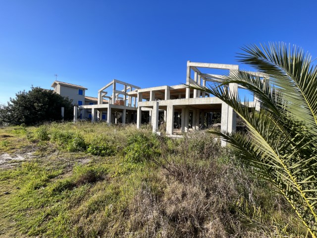 Image No.18-14 Bed Villa for sale