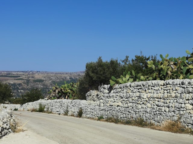 Image No.33-2 Bed Property for sale