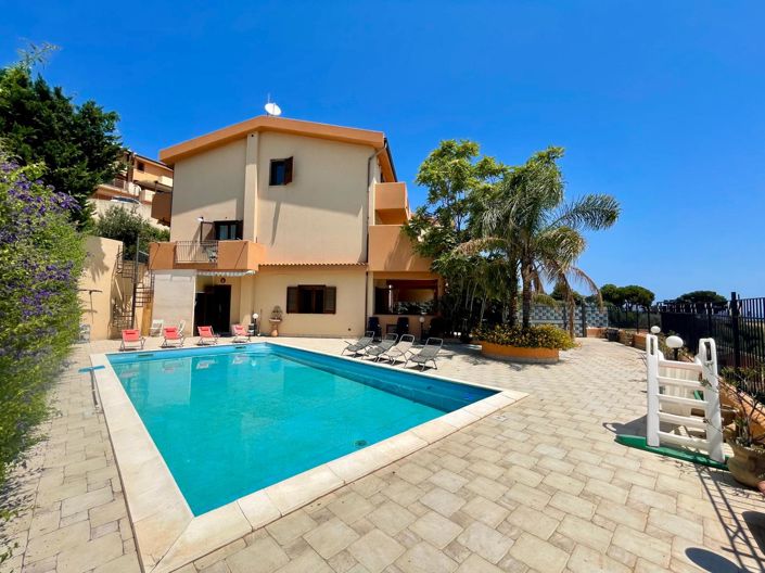 Image No.1-3 Bed Villa for sale
