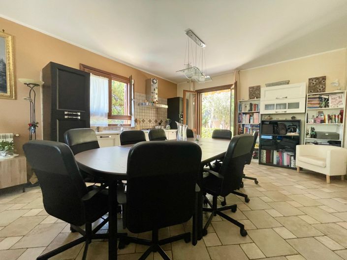 Image No.10-Villa de 3 chambres à vendre à Casteldaccia