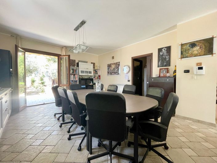 Image No.11-Villa de 3 chambres à vendre à Casteldaccia