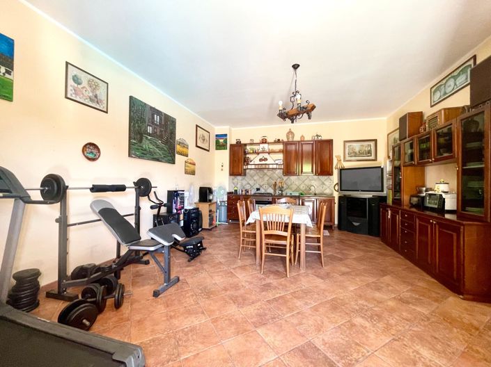 Image No.12-Villa de 3 chambres à vendre à Casteldaccia