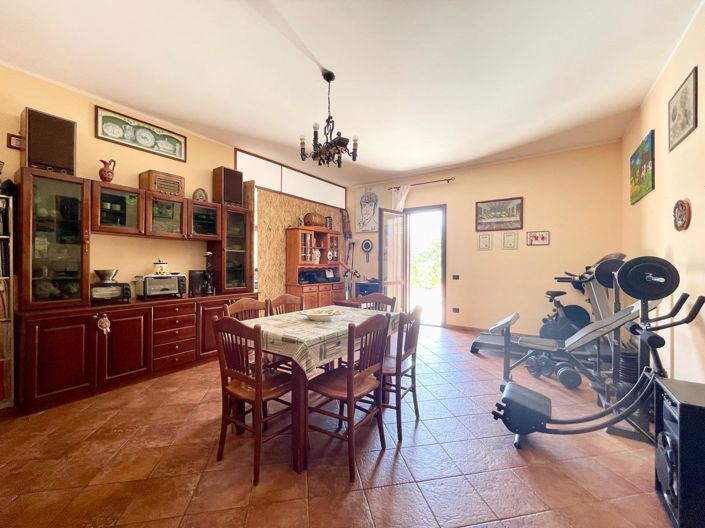 Image No.17-Villa de 3 chambres à vendre à Casteldaccia