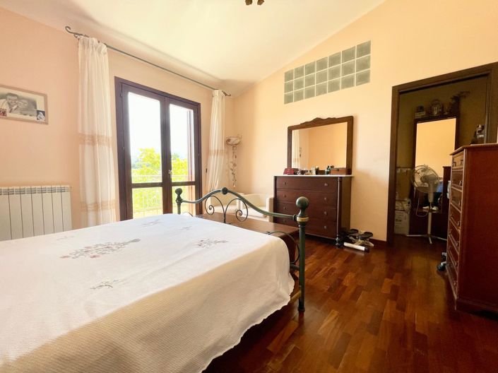 Image No.26-Villa de 3 chambres à vendre à Casteldaccia