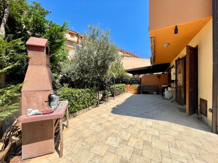 Image No.43-Villa de 3 chambres à vendre à Casteldaccia