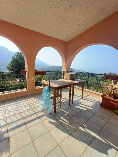 Image No.1-3 Bed Villa for sale