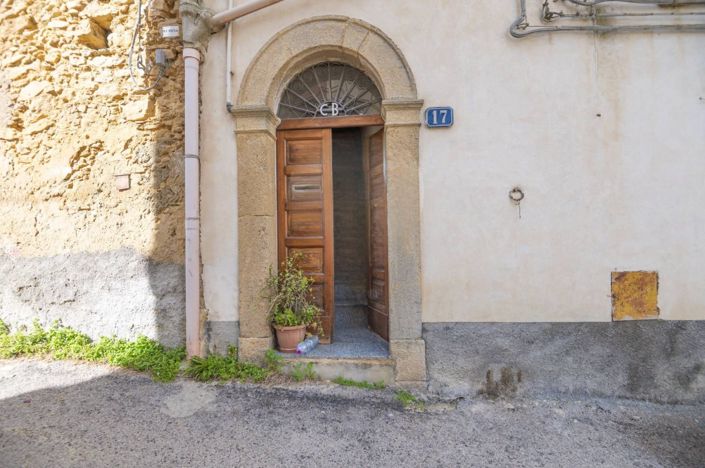 Image No.1-3 Bed House for sale