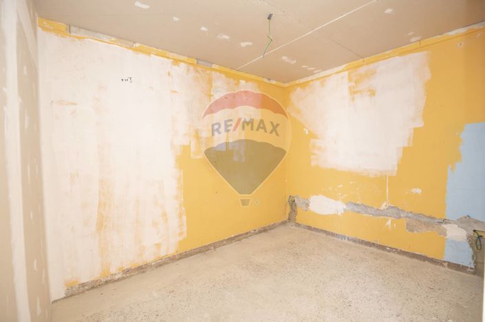 Image No.11-3 Bed House for sale