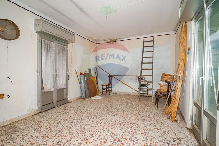 Image No.16-2 Bed House for sale