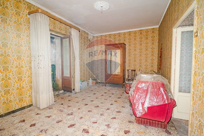 Image No.6-2 Bed House for sale