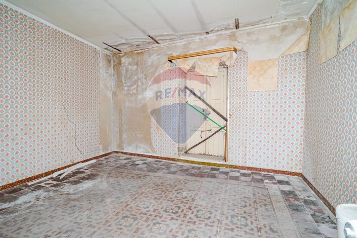 Image No.8-2 Bed House for sale