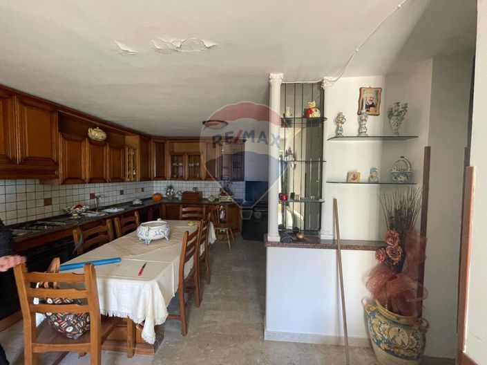 Image No.4-1 Bed House for sale