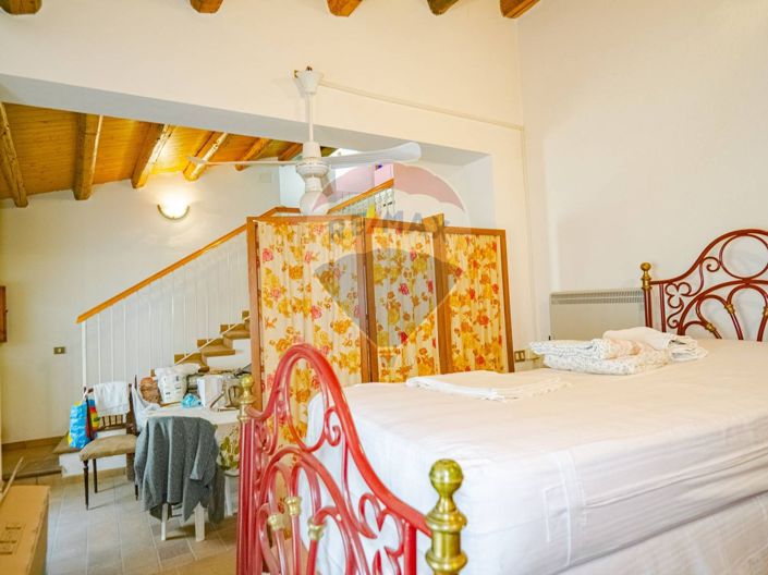 Image No.12-1 Bed House for sale