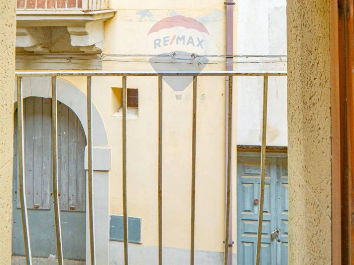 Image No.17-1 Bed House for sale