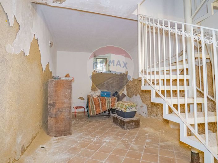 Image No.22-1 Bed House for sale