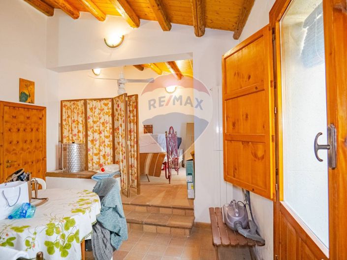 Image No.8-1 Bed House for sale