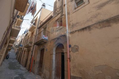 1 - Caltagirone, House
