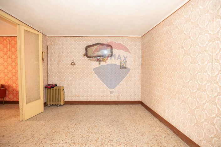 Image No.11-2 Bed House for sale