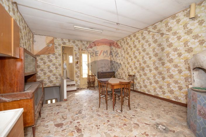 Image No.6-2 Bed House for sale