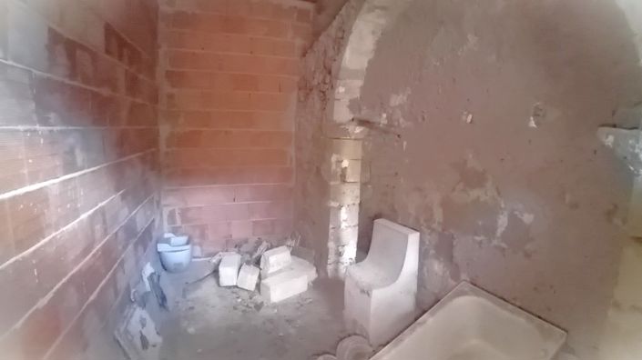 Image No.18-1 Bed House for sale