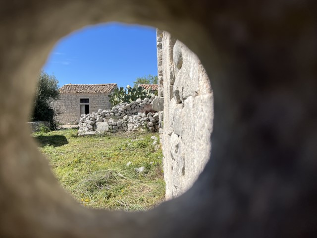 Image No.38-5 Bed Property for sale