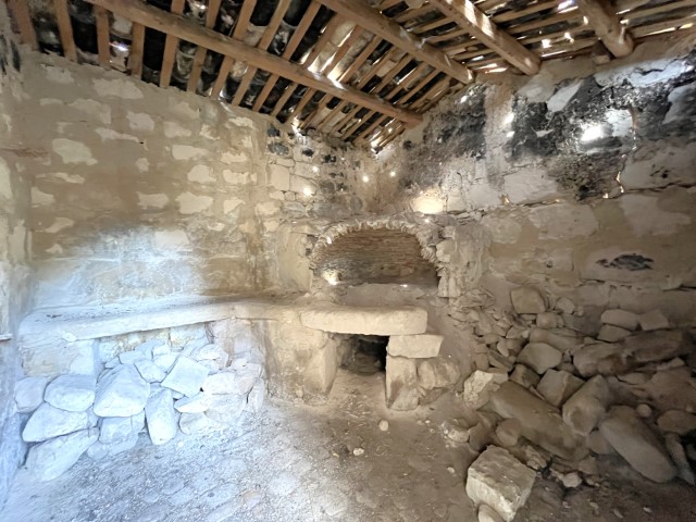 Image No.14-5 Bed Property for sale