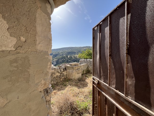 Image No.6-5 Bed Property for sale