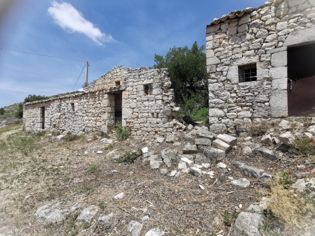 Image No.6-4 Bed Property for sale