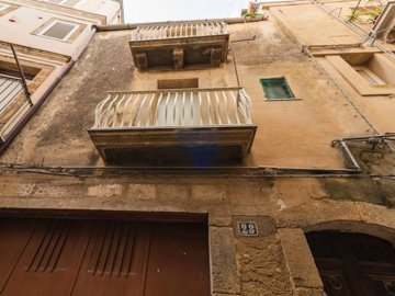 1 - Caltagirone, House