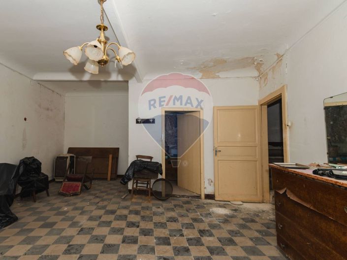 Image No.11-2 Bed House for sale