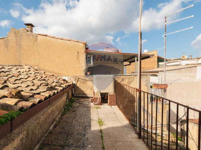 Image No.14-2 Bed House for sale